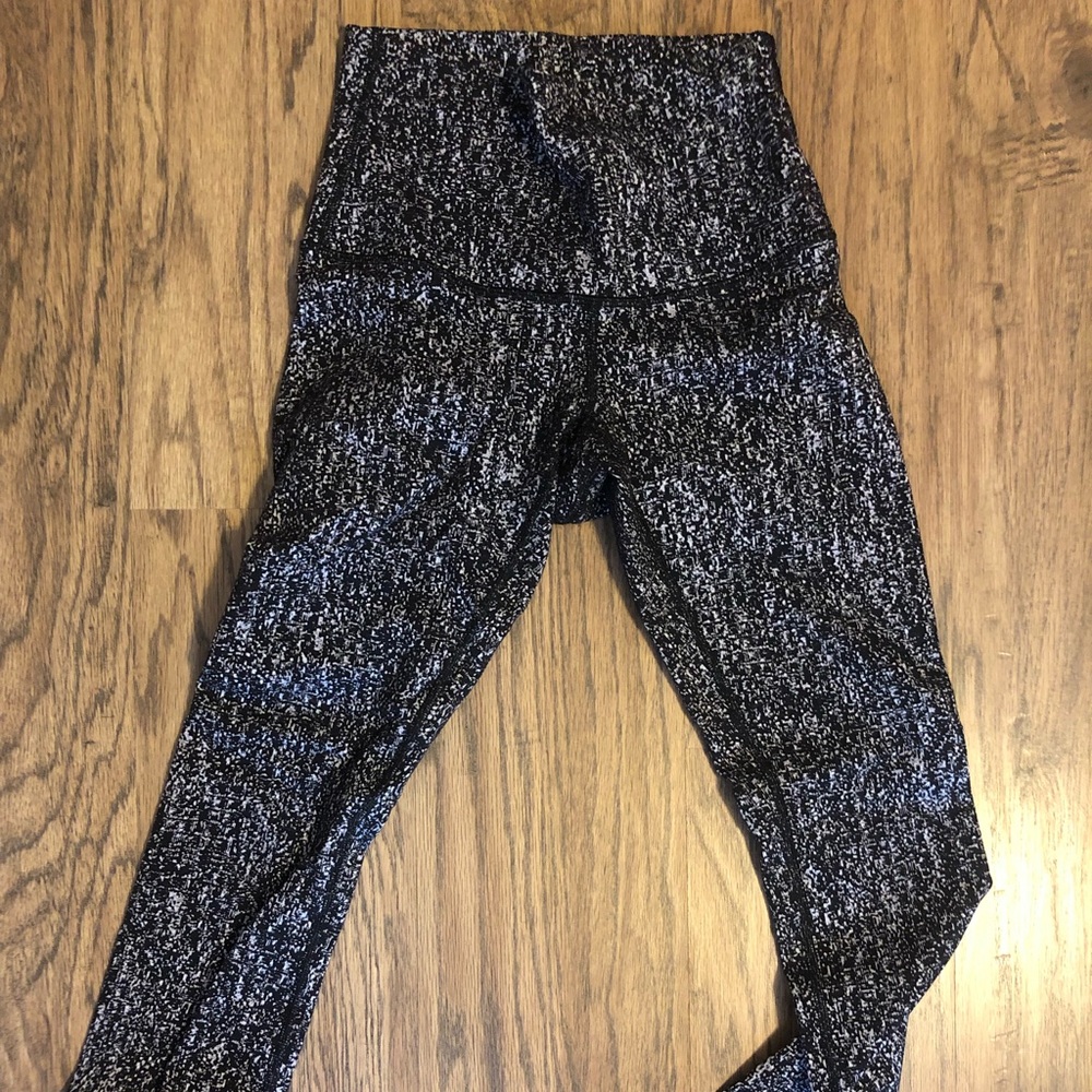 Lululemon high rise winder under leggings